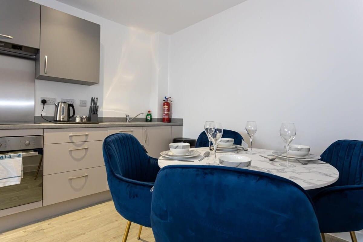 מנצ'סטר Modern 2 Bed Salford Apartment Stunning Views מראה חיצוני תמונה