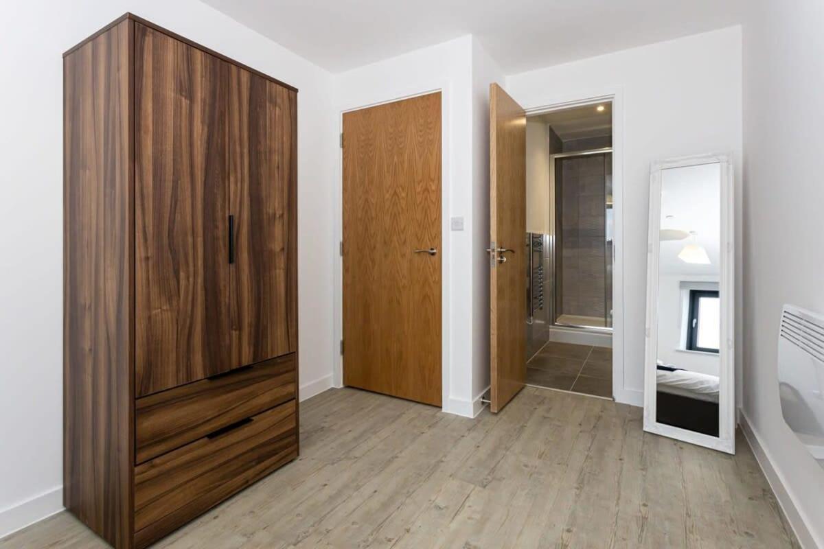 מנצ'סטר Modern 2 Bed Salford Apartment Stunning Views מראה חיצוני תמונה